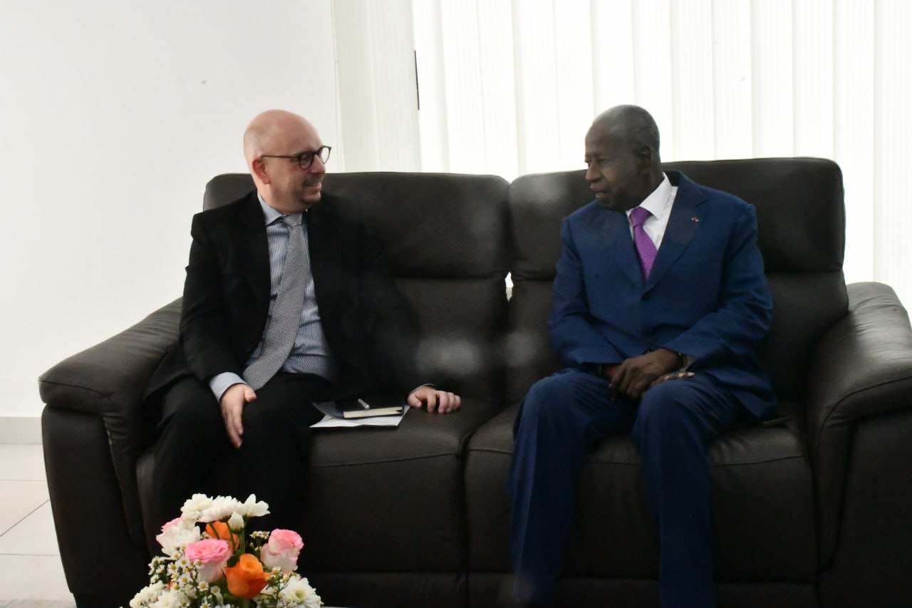 Adama TOUNGARA reçoit l’Ambassadeur du Royaume des Pays-Bas, Joroen Kelderhus.