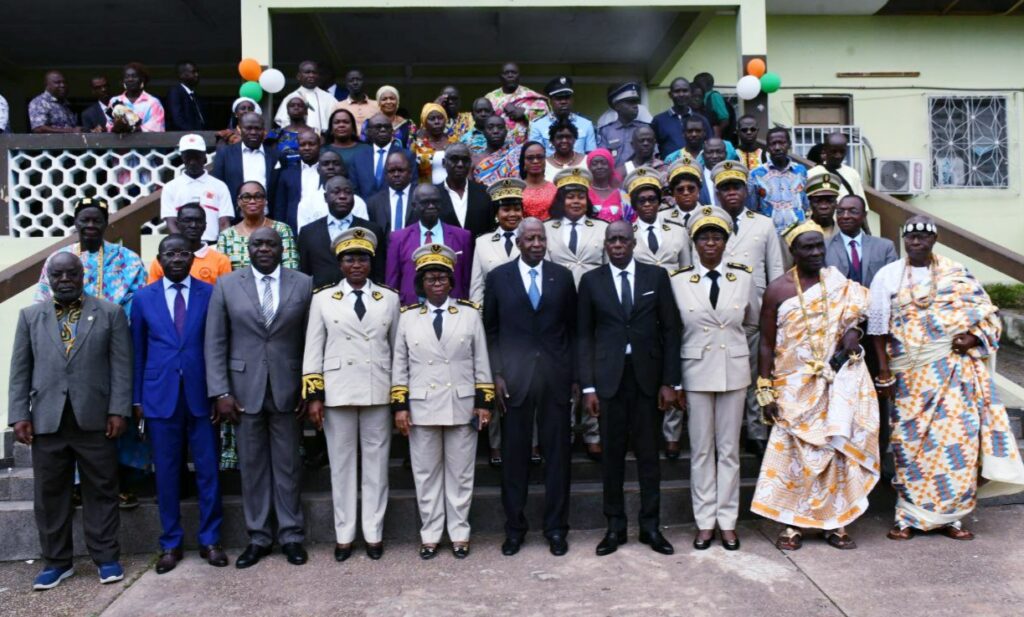 Aboisso: Cérémonie d’installation du Nouveau Médiateur Délégué de la Région du Sud-Comoé.  PHOTO DE FAMILLE 