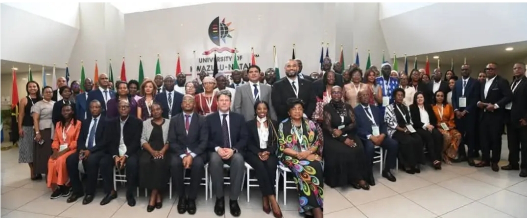 La Photo de Famille aprés l'ouverture de la séance de formation des Médiateurs et Ombudsmans de l'AOMA